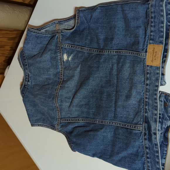 Abercrombie vest - Picture 4 of 4